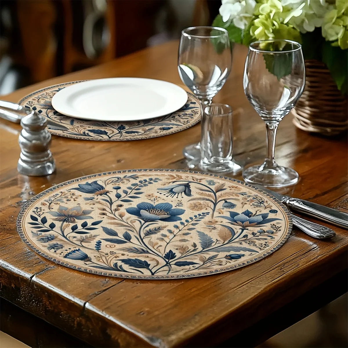 French-inspired floral dining table decor